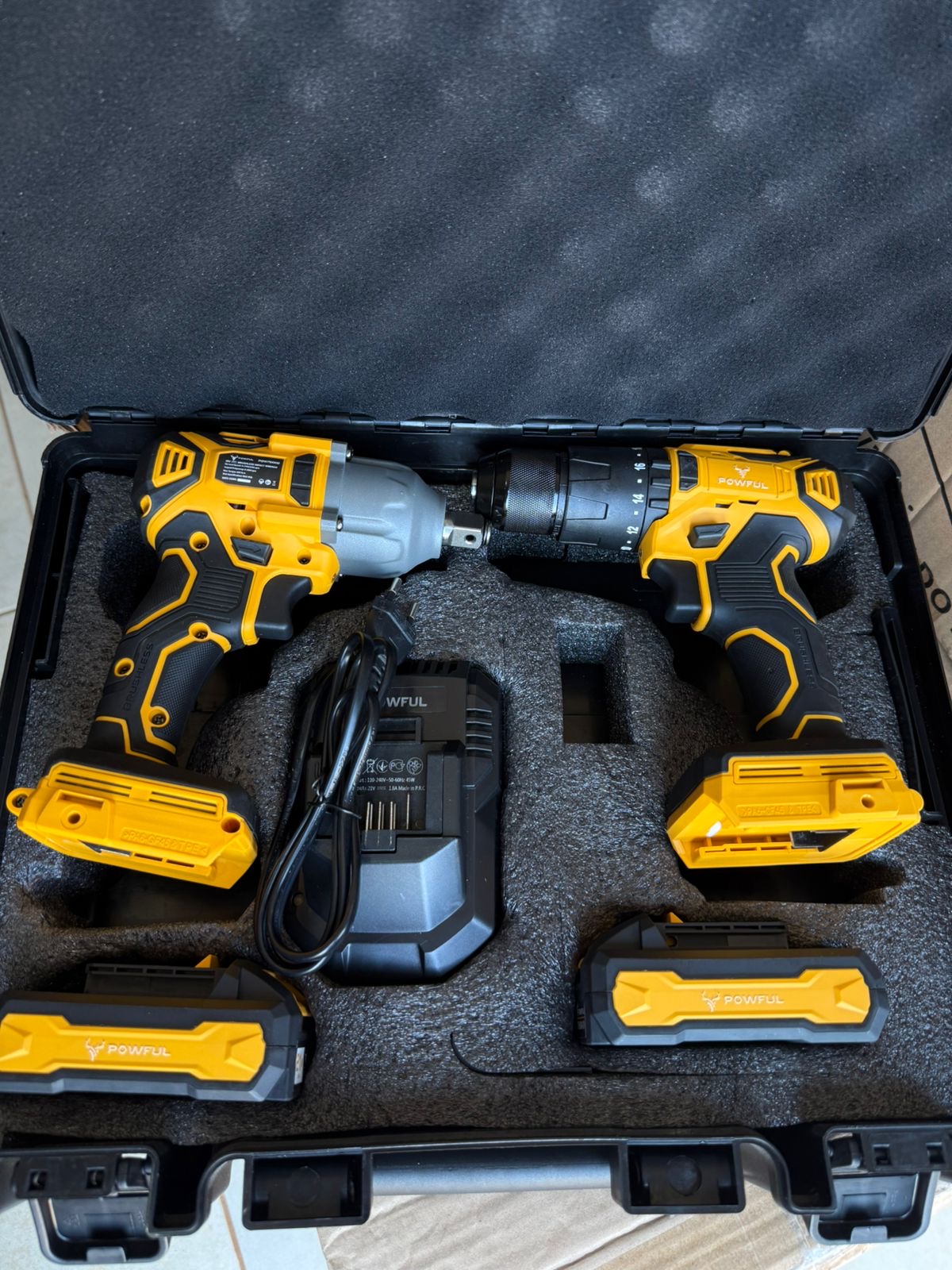 Kit 2 en 1 taladro e impacto